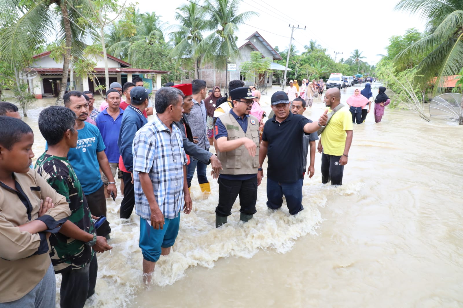 Terobos Banjir Pj Bupati Aceh Utara Antar Bantuan Ke Gampong Gampong