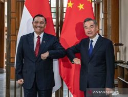 Luhut Minta Bantuan China dan Singapura Tangani Covid-19